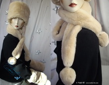 2 bommel Schal, weiss beige creme Kunstpelz, Eleganz 2012 Winter 
