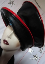 Regenhut, schwarz-ebenholz und rot, 60-61/XL, Eleganz exzentrisch Retro Stil, Handgearbeitet