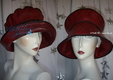 chapeau de pluie, L, rouge et noir façon python, retro excentrique, simili-cuir