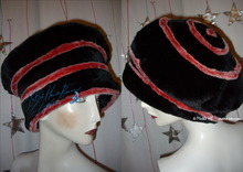 chapeau-béret d'hiver rouge givré et noir, excentric
