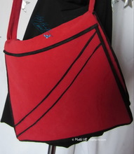 Umhängetasche, rot und schwarz, 5 innere Taschen,